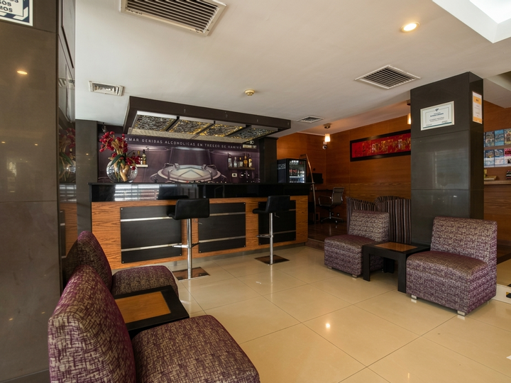 Hoteles Britania | Lima | 12